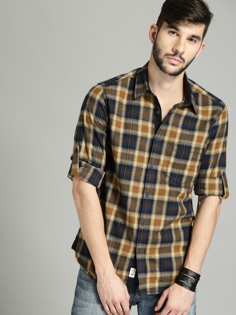 

Roadster Men Navy & Brown Regular Fit Checked Casual Shirt, Navy blue