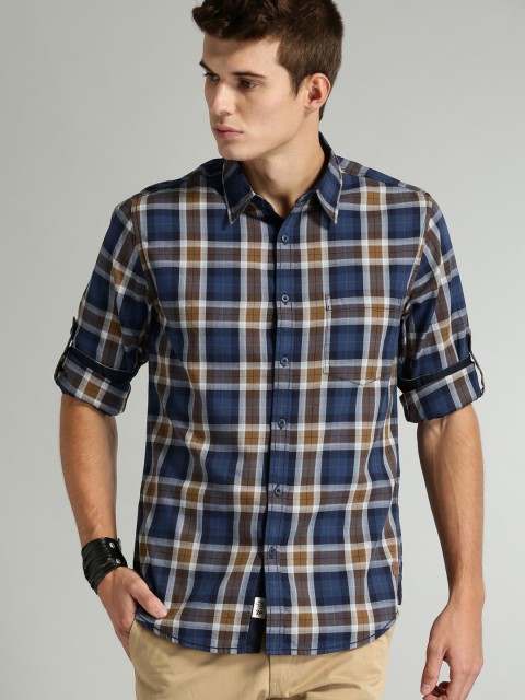 

Roadster Men Navy Blue & Brown Regular Fit Checked Casual Shirt