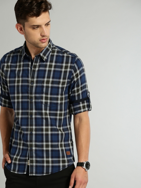

Roadster Men Blue & Black Regular Fit Checked Casual Shirt