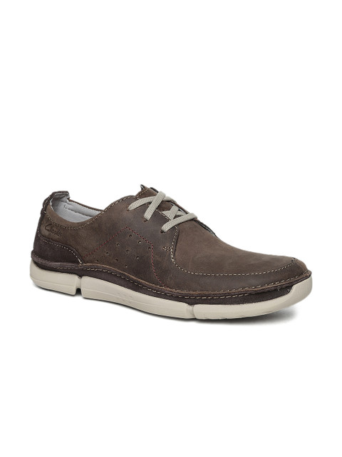 

Clarks Men Brown Leather Sneakers