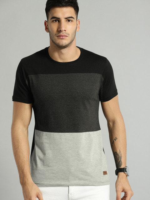 

Roadster Men Grey Melange & Black Colourblocked Round Neck T-shirt