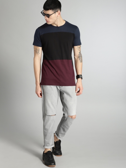 

Roadster Men Black & Maroon Colourblocked Round Neck T-shirt
