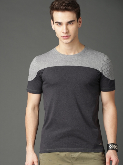 

Roadster Men Navy Blue Colourblocked Round Neck T-shirt