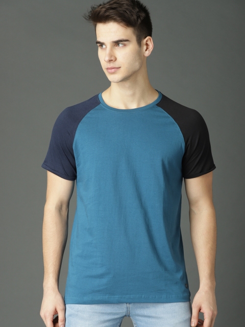 

Roadster Men Blue Solid T-shirt