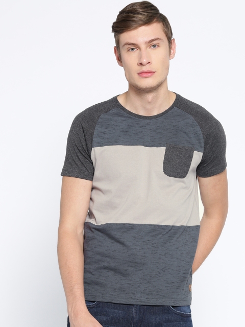 

Roadster Men Green Colourblocked Round Neck T-shirt