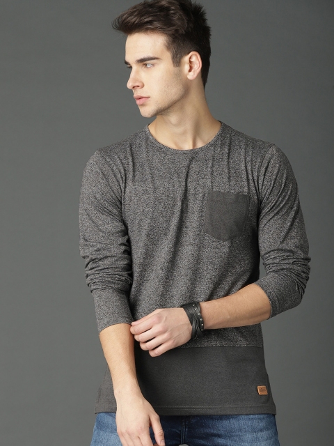 

Roadster Men Grey Melange Solid Round Neck T-shirt