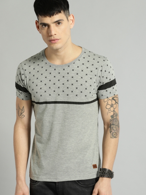 

Roadster Men Grey Printed Round Neck T-shirt