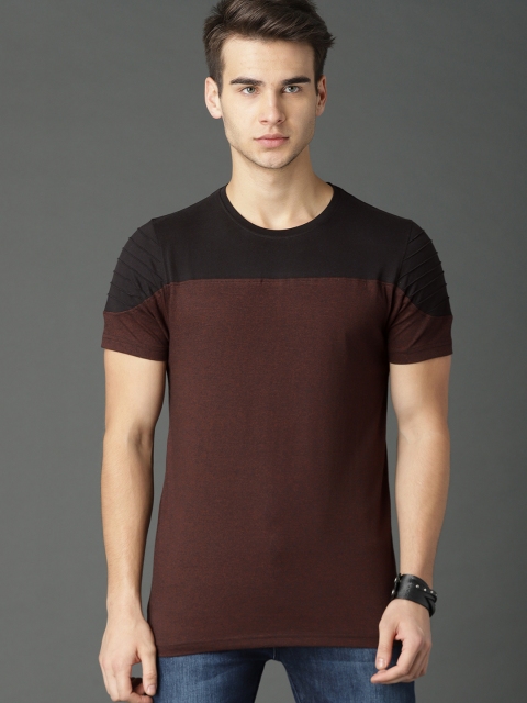 

Roadster Men Brown & Black Colourblocked Round Neck T-shirt