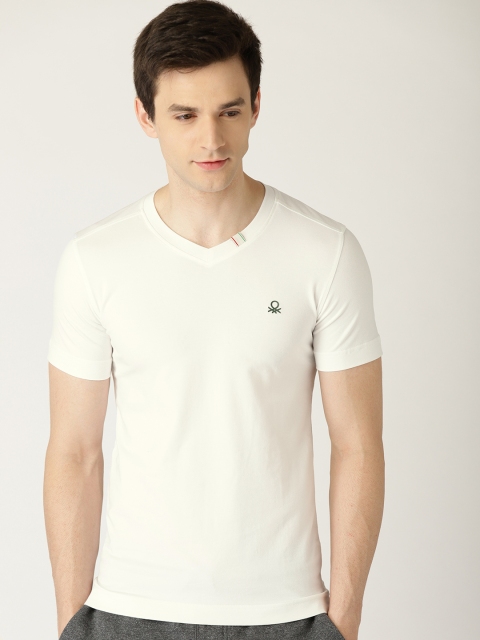 

Undercolors of Benetton Men White Solid Lounge T-shirt 17P3680T555DI-101
