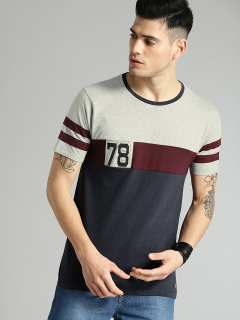 

Roadster Men Grey & Maroon Colourblocked Round Neck T-shirt