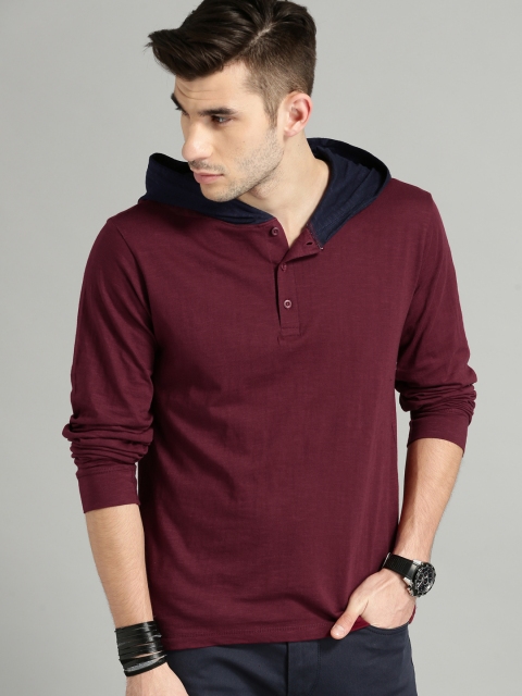 

Roadster Men Maroon Solid Hood Pure Cotton T-shirt