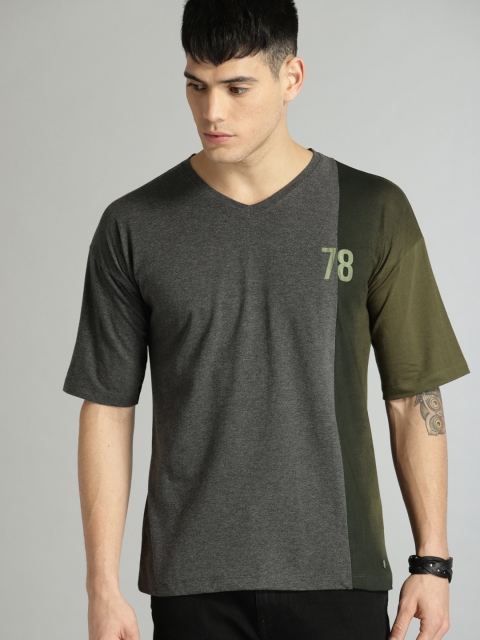 

Roadster Men Charcoal Grey & Olive Green Colourblocked V-Neck T-shirt