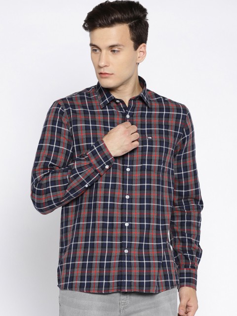 

Arrow Sport Men Navy Blue & Grey Slim Fit Checked Casual Shirt