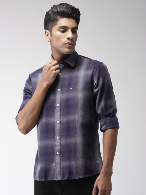 

Arrow Sport Men Grey & Navy Blue Slim Fit Checked Casual Shirt