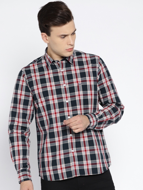 

Arrow Sport Men Navy Blue & Red Slim Fit Checked Casual Shirt