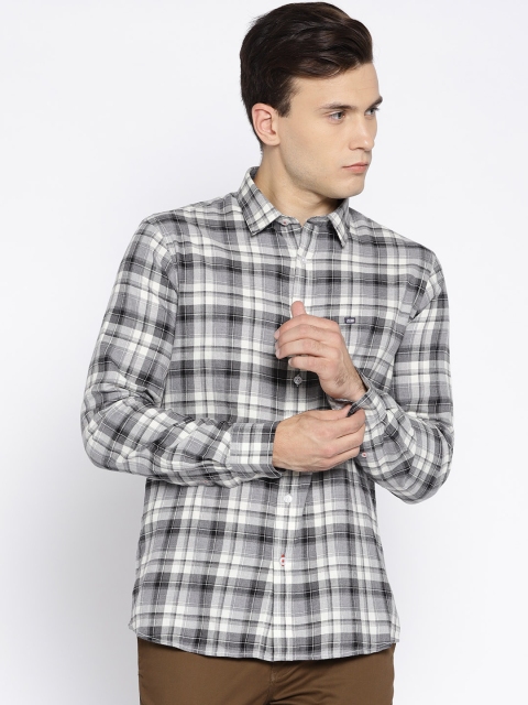 

Arrow Sport Men Grey & Off-White Slim Fit Checked Casual Shirt