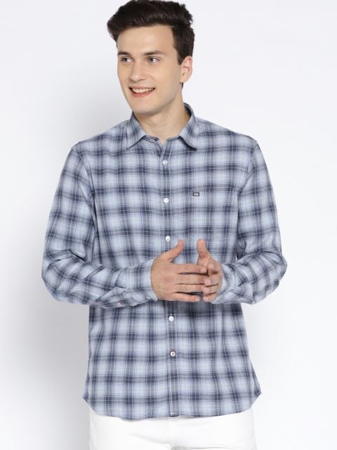 

Arrow Sport Men Navy Blue & Grey Slim Fit Checked Casual Shirt
