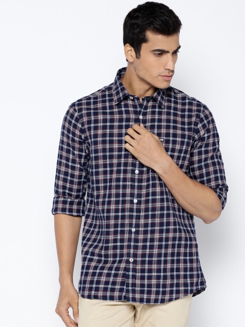 

Arrow Sport Men Navy Blue & White Slim Fit Checked Casual Shirt