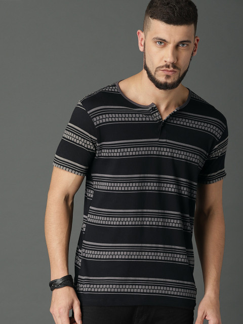 

Roadster Men Black Printed Round Neck T-shirt