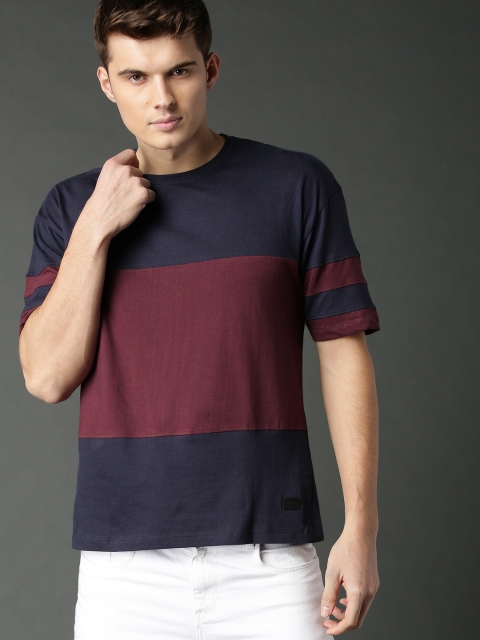 

Roadster Men Navy Blue & Burgundy Colourblocked Round Neck T-shirt