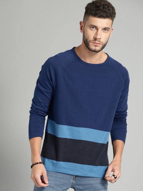 

Roadster Men Blue Solid Round Neck T-shirt