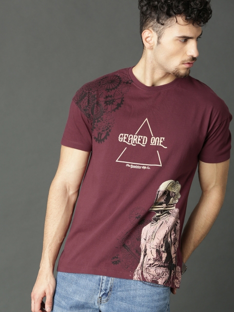 

Roadster Men Burgundy Printed Round Neck T-shirt
