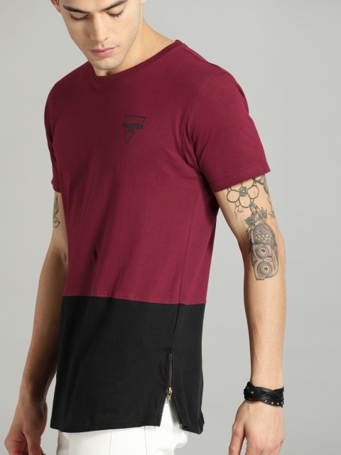 

Roadster Men Maroon & Navy Colourblocked Round Neck T-shirt