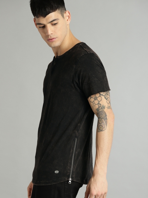

Roadster Men Black Dyed Henley Neck T-shirt