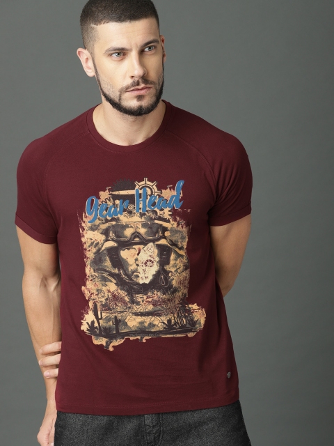 

Roadster Men Burgundy Printed Round Neck T-shirt