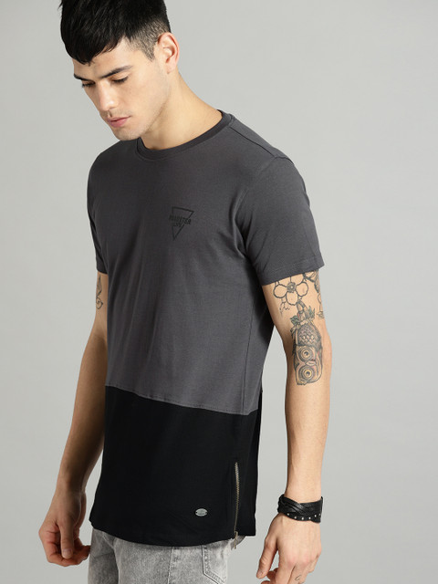 

Roadster Men Charcoal Grey & Black Colourblocked Round Neck T-shirt