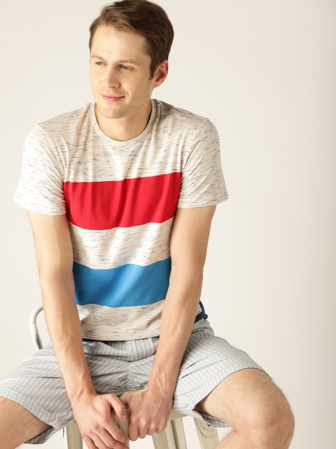 

United Colors of Benetton Men Off-White & Red Striped Round Neck T-shirt