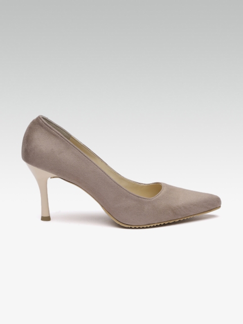 

HEATWAVE Women Taupe Solid Pumps