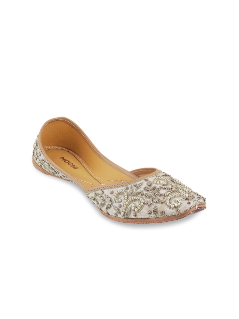 

Mochi Women Gold-Toned Woven Design Leather Mojaris