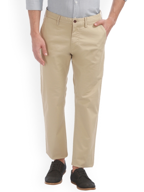 

GANT Men Beige Regular Fit Solid Regular Trousers