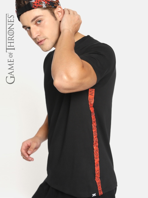

Game of Thrones by Kook N Keech Men Black Solid Round Neck T-shirt