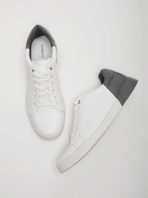 

LOCOMOTIVE Men White & Grey Colourblocked Sneakers
