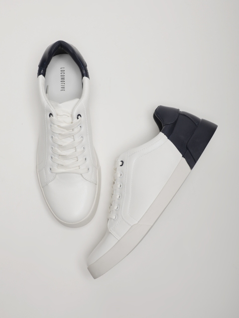 

LOCOMOTIVE Men White & Black Colourblocked Sneakers