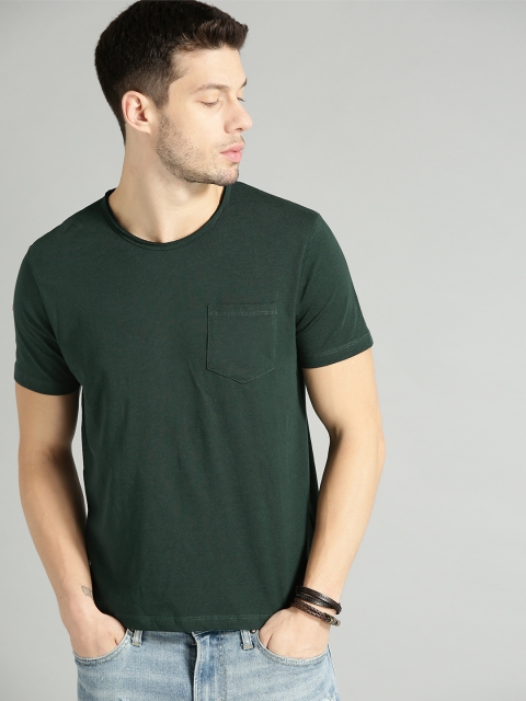 

Roadster Men Green Solid Round Neck T-shirt