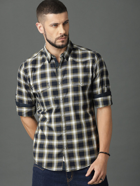 

Roadster Men Navy Blue & Olive Green Regular Fit Checked Casual Shirt
