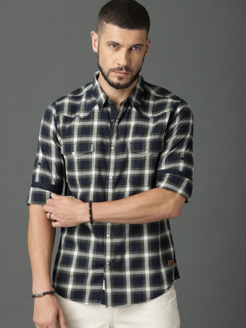 

Roadster Men Navy Blue & Olive Green Regular Fit Checked Casual Shirt