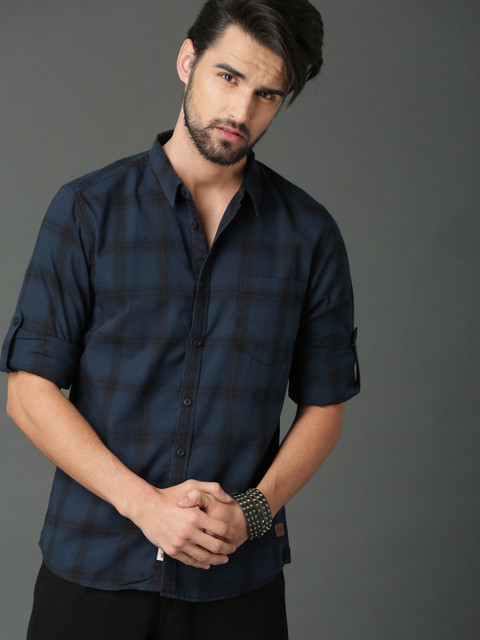 

Roadster Men Navy Blue Regular Fit Checked Casual Shirt