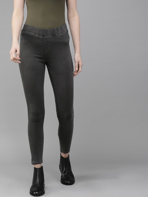 

Roadster Women Grey Regular Fit Mid-Rise Clean Look Cropped Jeggings