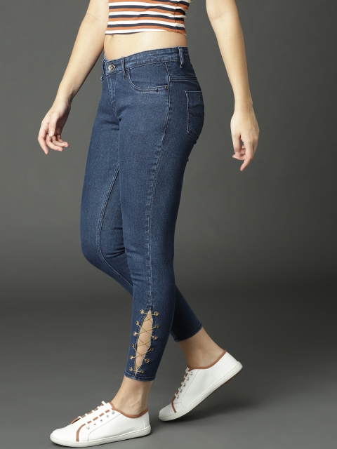 

Roadster Women Navy Blue Regular Fit Mid-Rise Clean Look Stretchable Cropped Jeans
