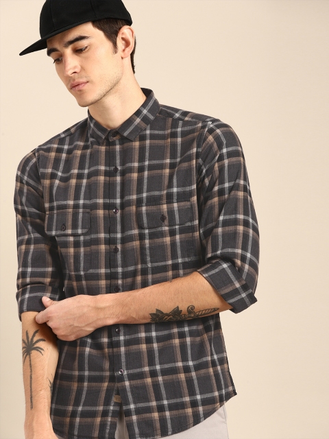 

ether Men Charcoal Grey & Brown Checked Casual Shirt