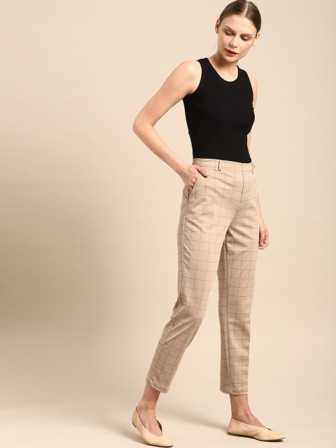 

ether Women Beige Regular Fit Checked Formal Trousers