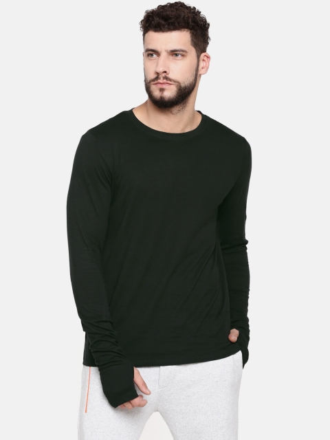 

SKULT by Shahid Kapoor Men Black Solid Round Neck T-shirt with Thumb Hole
