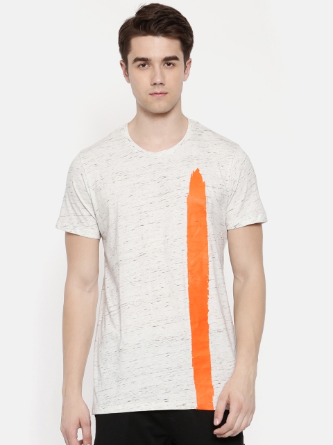 

SKULT by Shahid Kapoor Men Grey Solid Round Neck T-shirt