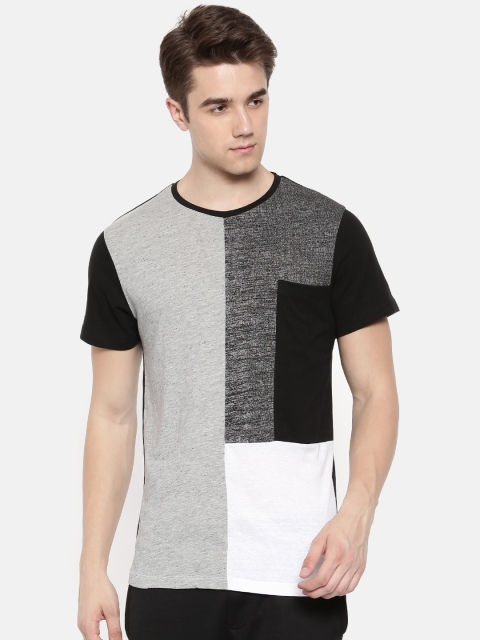 

SKULT by Shahid Kapoor Men Grey Colourblocked Round Neck T-shirt