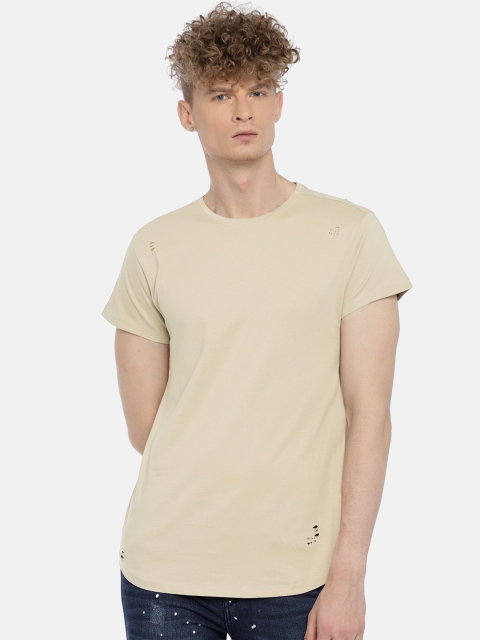 

SKULT by Shahid Kapoor Men Beige Solid Round Neck T-shirt