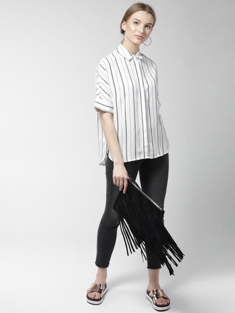 

FOREVER 21 Women White & Navy Blue Regular Fit Striped Casual Shirt